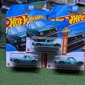 Hot wheels 1975 Datsun Sunny Truck lot of 3 one short card